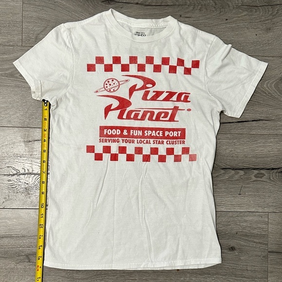 Men's Disney / Pixar Toy Story Pizza Planet Logo Tee Small - Picture 2 of 4